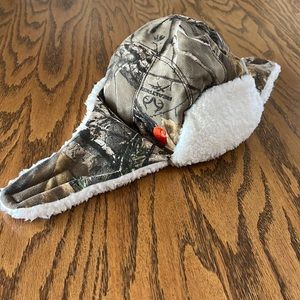NWOT Carhartt Real Tree trapper hat